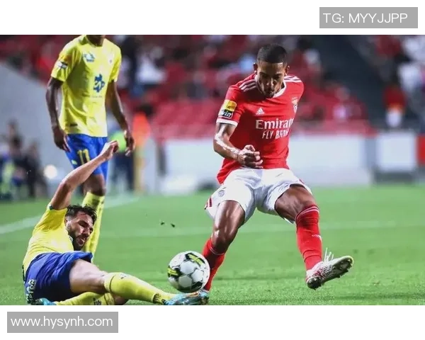 欧冠大战:那不勒斯大胜曼联乌龙球成为全场焦点引发热议